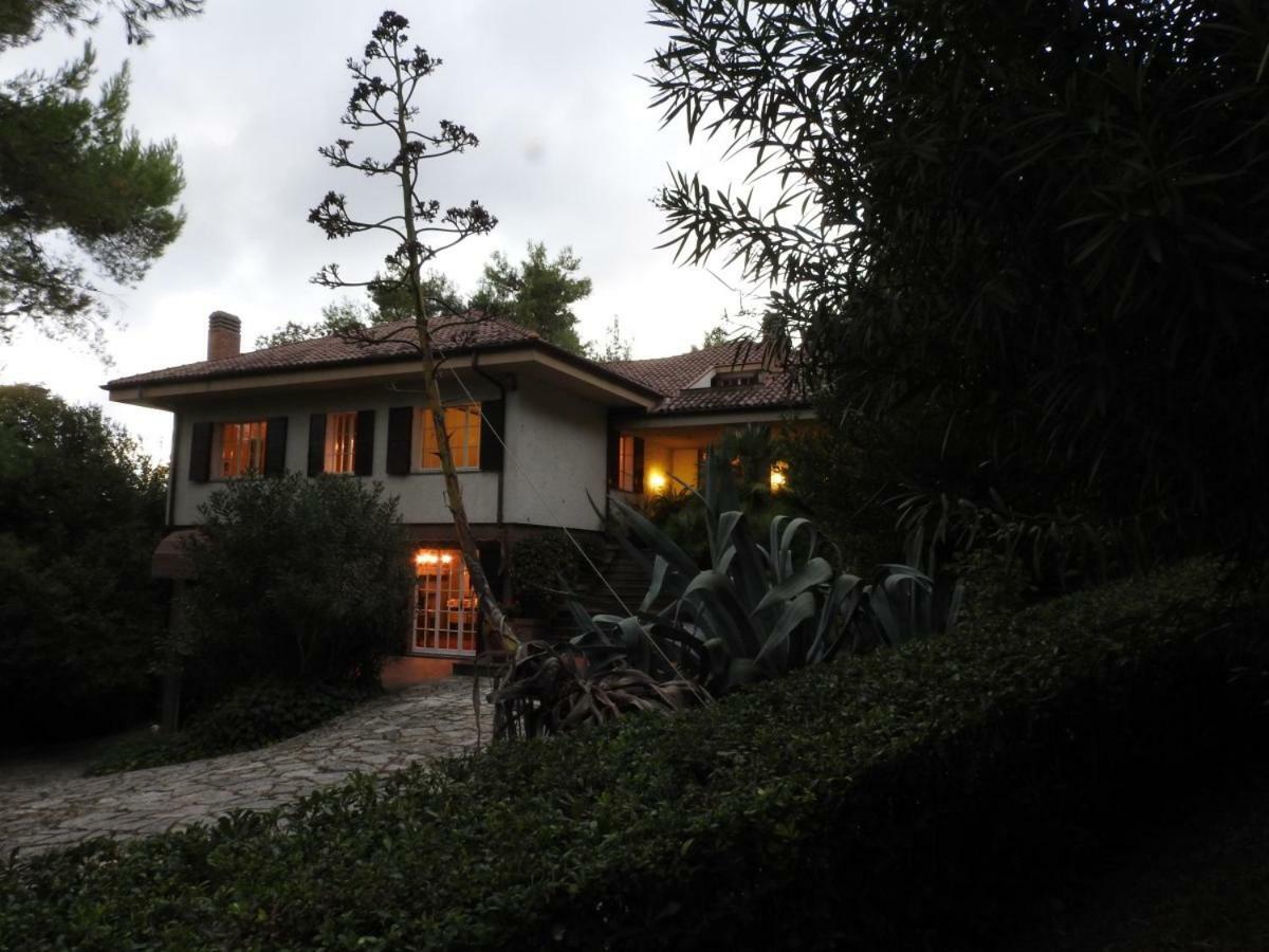 Villa Dall Acqua Pesaro Exteriör bild