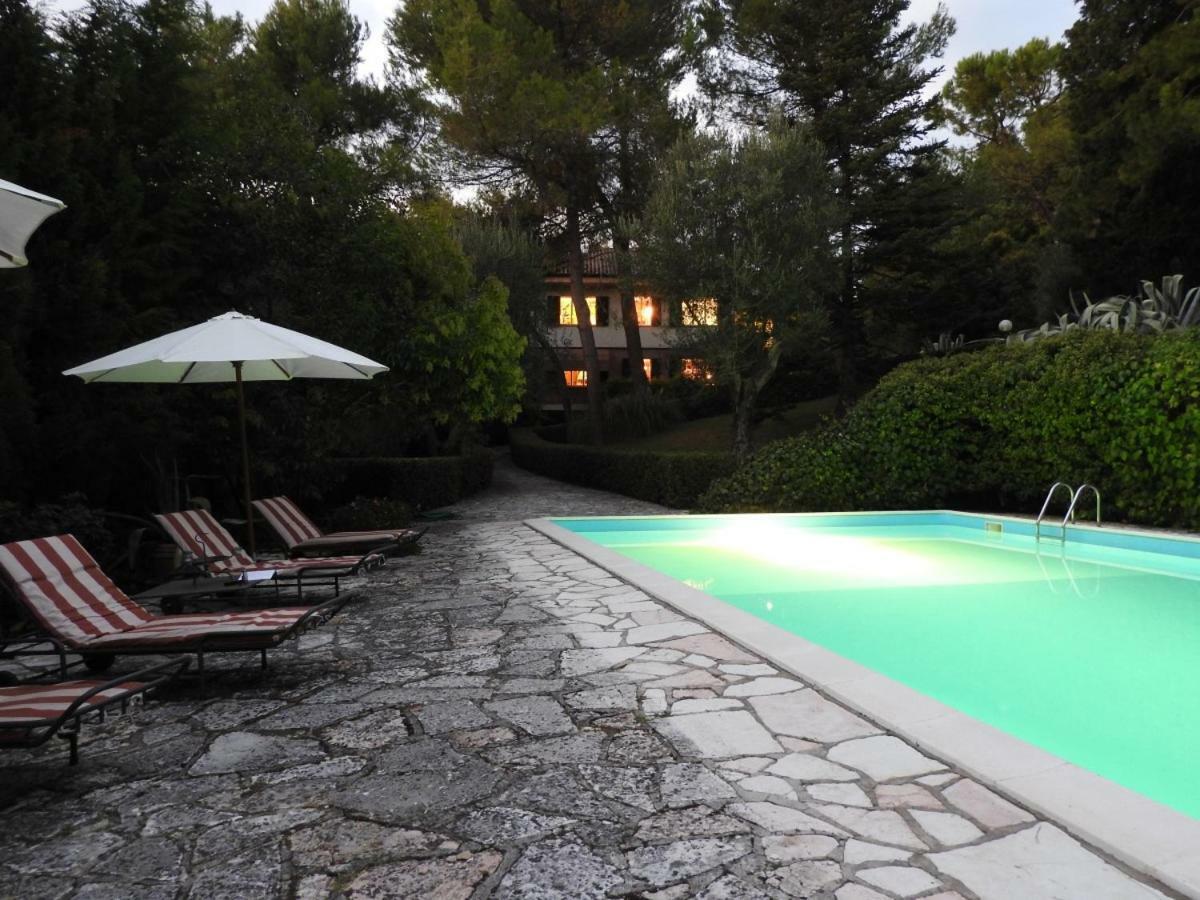 Villa Dall Acqua Pesaro Exteriör bild